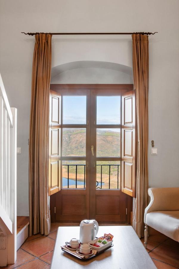 Hotel Tugasa Castillo De Castellar Castellar de la Frontera Dış mekan fotoğraf
